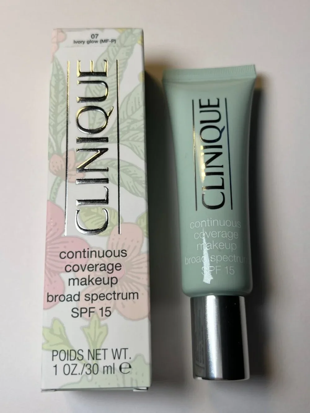 Clinique Continuous Coverage Makeup SPF 15 Foundation Concealer 07 Ivory Glow